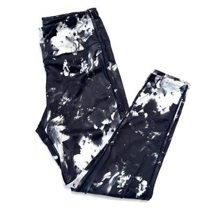 Everlast Women's Black & White Yoga Pants Size Large Floral Pattern Pocket